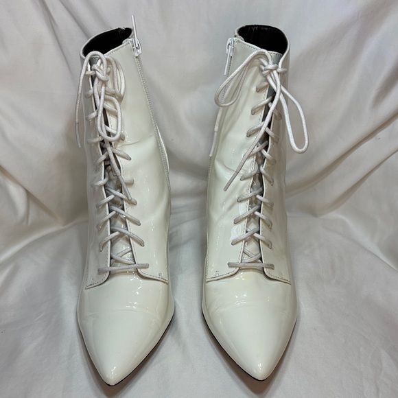 Calvin Klein Patent Leather White Lace-Up Boots Sz 9 - Picture 2 of 15